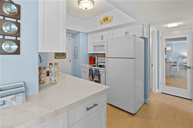 Building Photo - 240 Seaview Ct