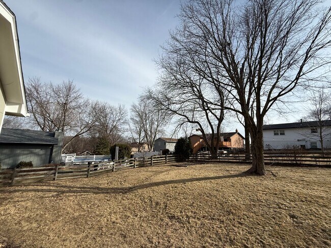 Building Photo - $2,900 | 5 Bedroom, 3 Bathroom House | No Pets | Available for Immediate Move In!