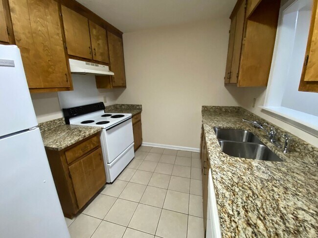 Building Photo - PRE-LEASING FOR AUGUST 2026!