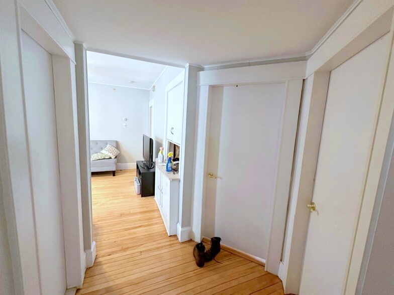 Building Photo - 149 North St