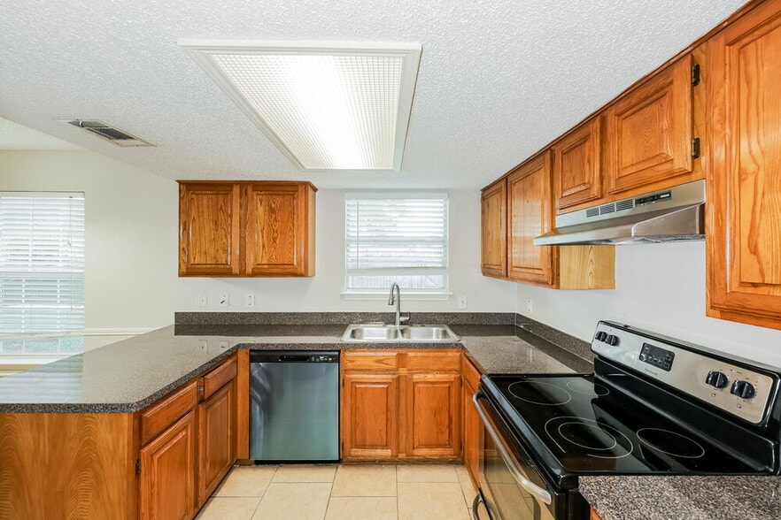 Building Photo - 1104 Havenbrook Dr