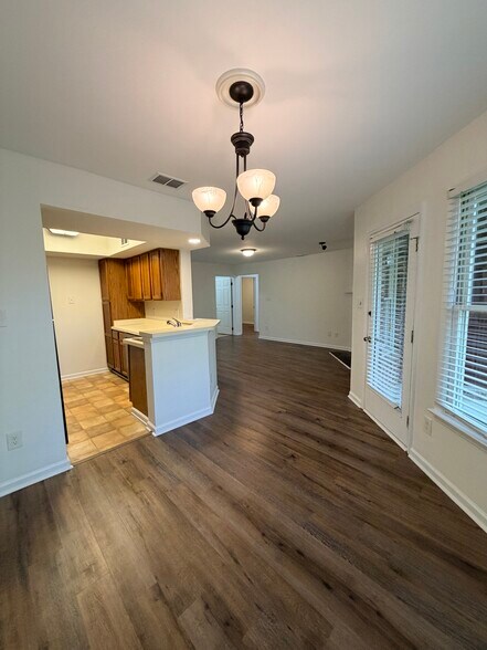 Building Photo - 109 Killam Ct