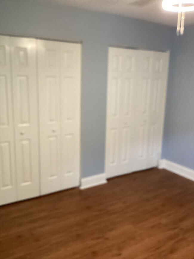 Building Photo - DOWNTOWN WILMINGTON - 2 BD/1 BA - 2 blocks...