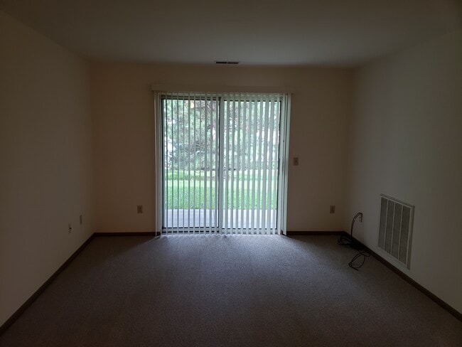 Building Photo - 936 Rockefeller Ln