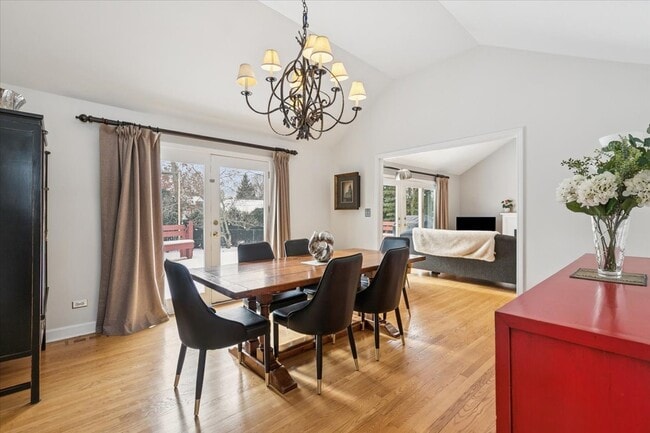 Building Photo - 825 Highview Terrace