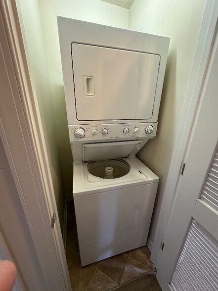 Building Photo - 75 Rollins Acres Ln