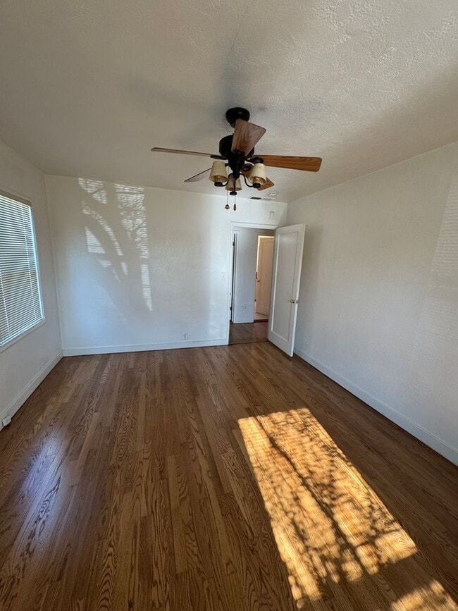 Building Photo - 1201 W Elm St