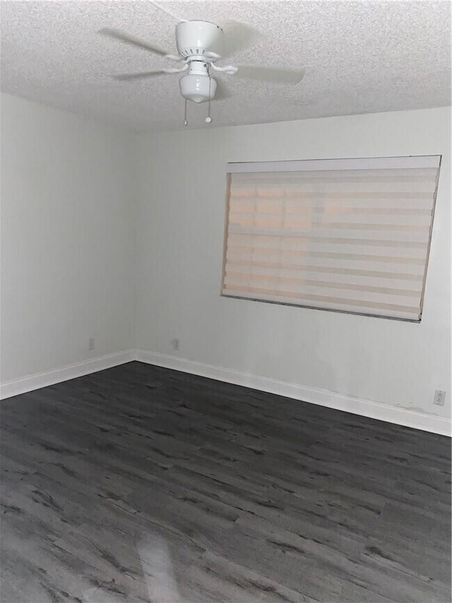 Building Photo - 401 SW 86th Ave