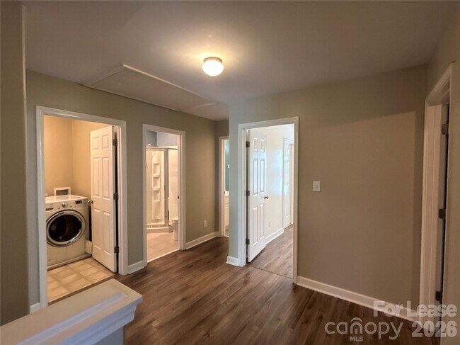 Building Photo - 4406 Overbecks Ln