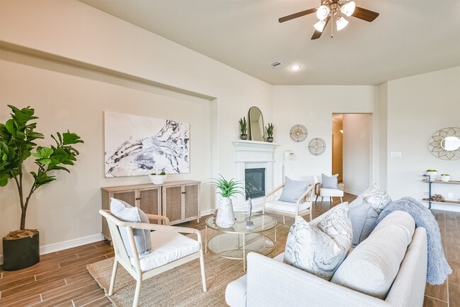Building Photo - 12617 White Cove Dr