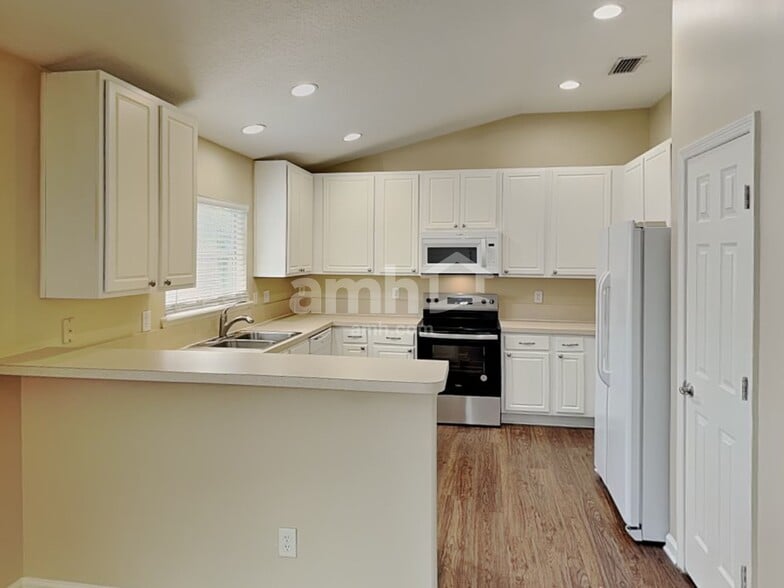 Building Photo - 284 Brantley Harbor Dr
