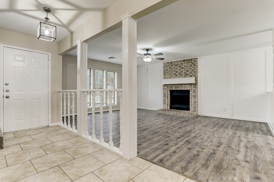 Building Photo - 427 Merriweather St