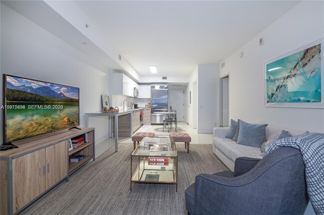 Building Photo - 1300 Brickell Bay Dr