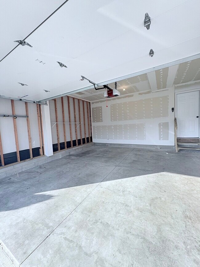 Building Photo - Charming 3 Bed, 2.5 bath in Blacklick!