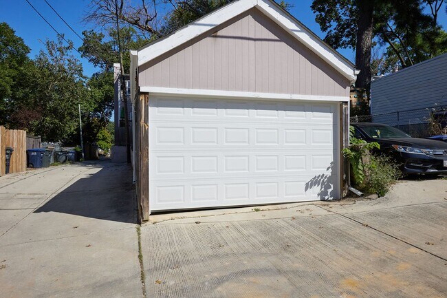 Building Photo - Petworth Stunner with Garage