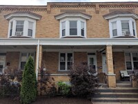 Building Photo - Updated Row House in Beautiful Morningside!