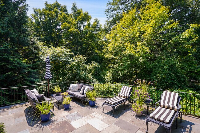 Building Photo - 59 Cat Rock Rd