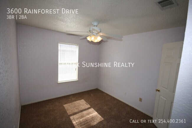 Building Photo - 3600 Rainforest Ln