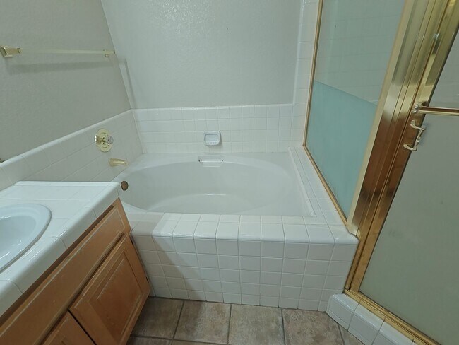 Building Photo - 3 Bedroom for Rent in River Oaks! $4,975