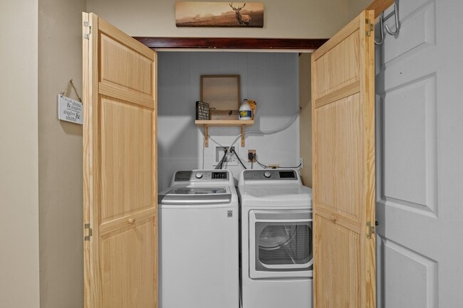 Building Photo - 358 Juniper Ct