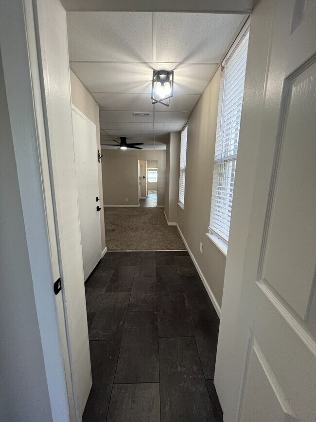 Building Photo - Updated 2-Bed Gem with Natural Light in the Heart of Covington