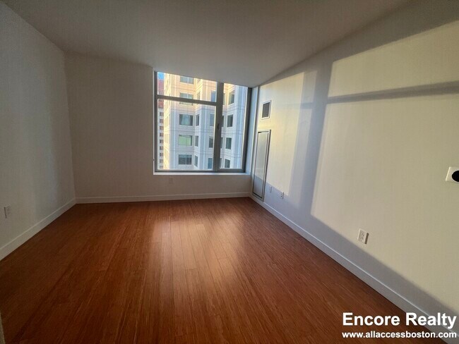 Building Photo - 120 Kingston St