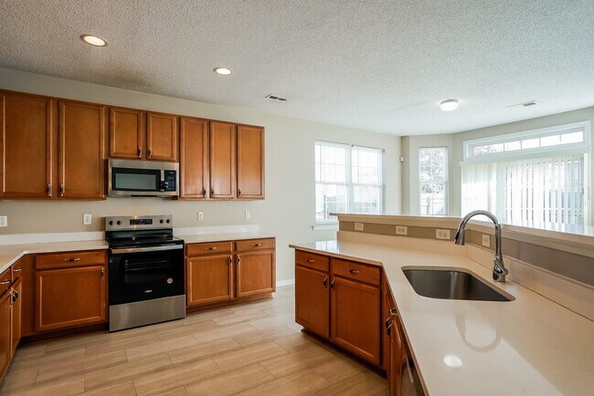 Building Photo - 6011 Paducah Dr