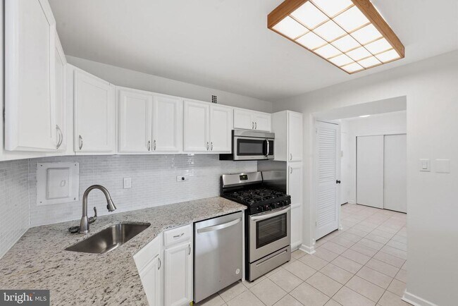 Building Photo - 5340 Holmes Run Pkwy