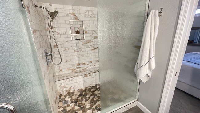 Spa shower - 902 W Glendale Ave