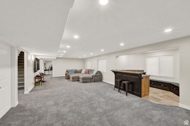 Building Photo - 1693 Crimson Oak Dr