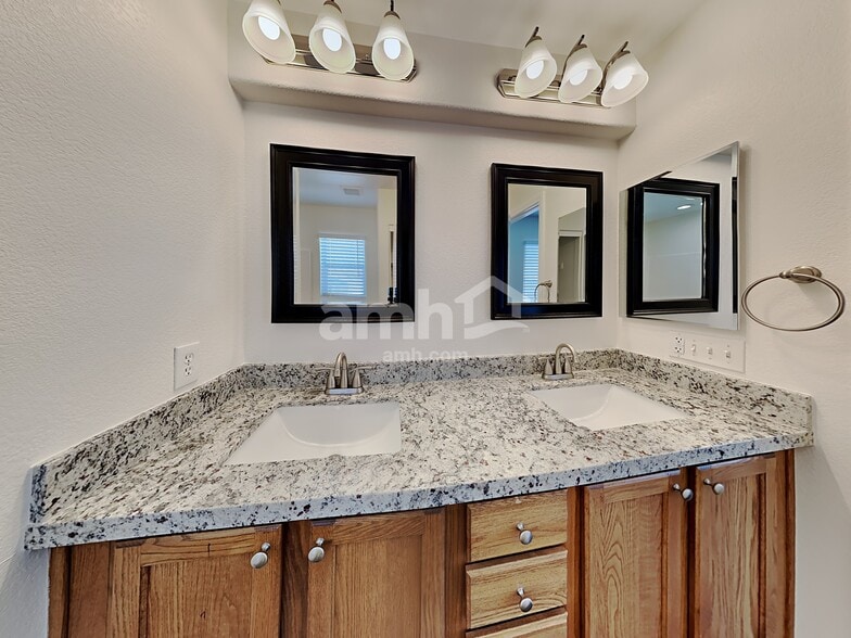 Building Photo - 7960 Capistrano Valley Ave