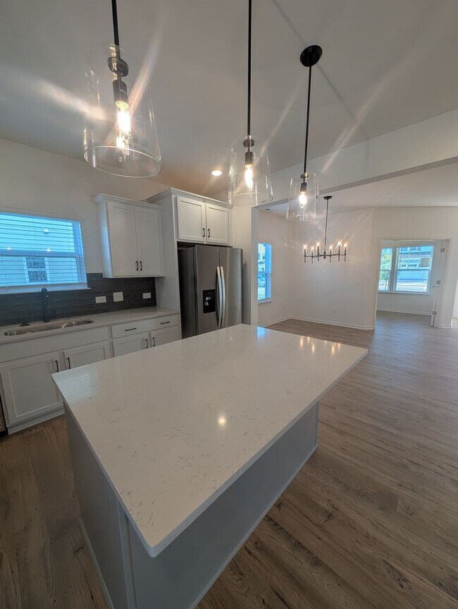 Building Photo - NEW CONSTRUCTION 3BD/2.5 Home in Stonebrid...