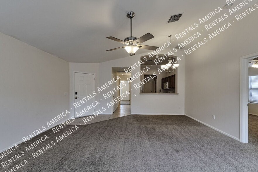 Building Photo - 6615 E Splendid Ln