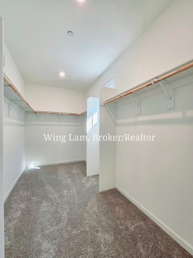 Building Photo - 3165 Sunny Gate Ln