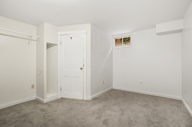 Building Photo - City Park - 1 Bedroom / 1 Bath - Washer & ...