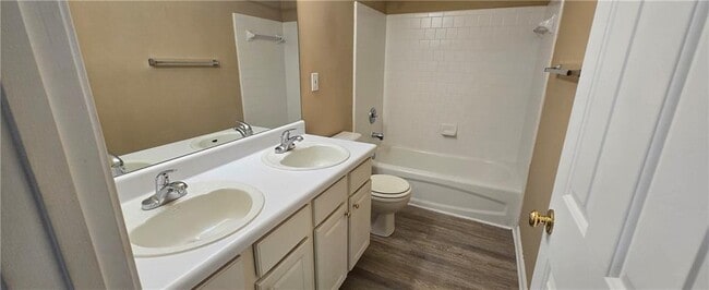 Building Photo - 2511 Davenham Way