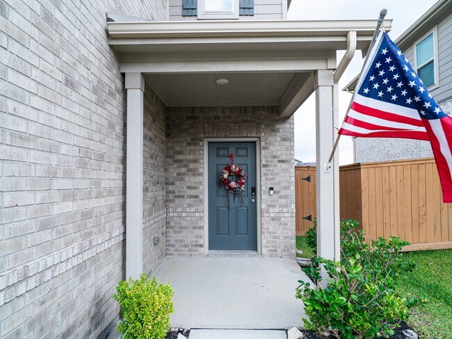 Building Photo - 8214 Star Ter Dr