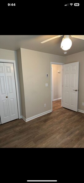 Building Photo - 112 W Monroe St