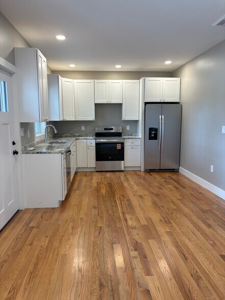 Building Photo - 60 Osgood Ave