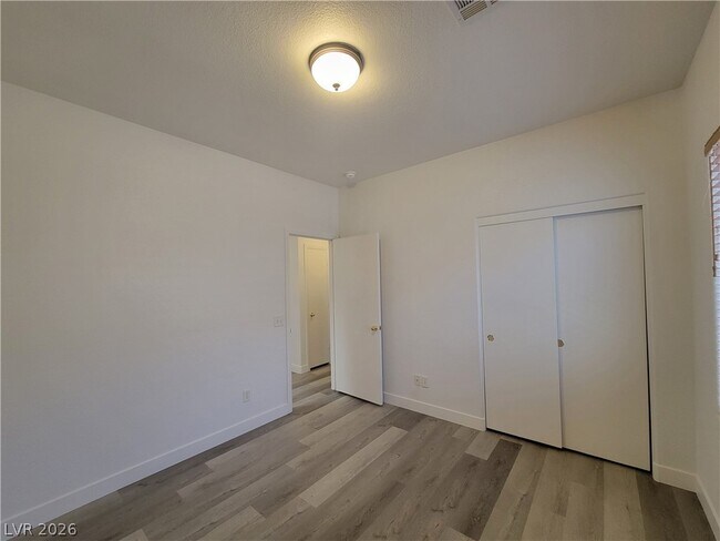 Building Photo - 3274 Bronze Leaf St