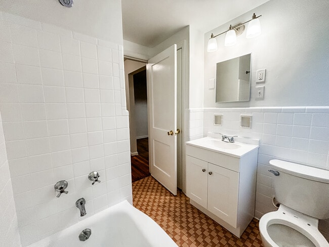 Bathroom - 6114 Dryden Ave