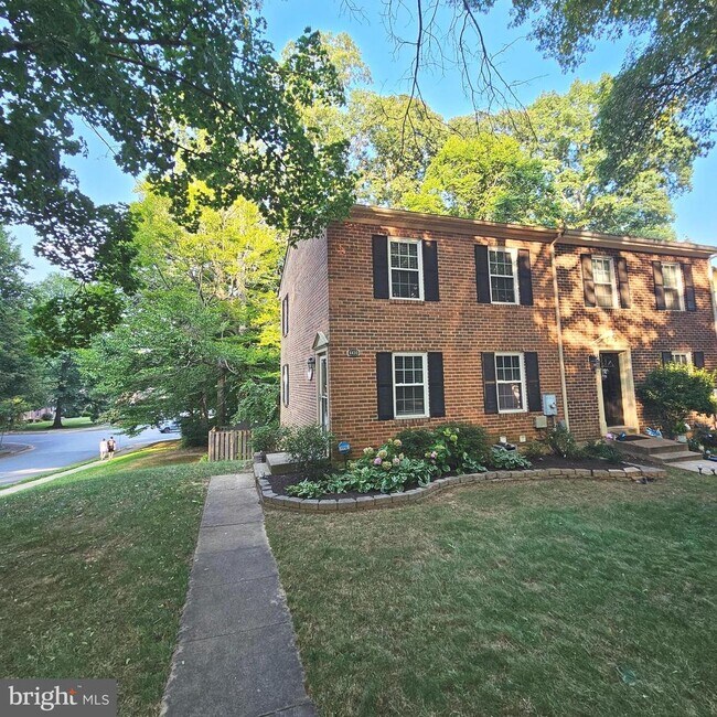 Building Photo - 6430 Shannon Station Ct