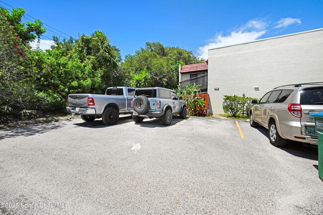 Building Photo - 8703 Jasmine Ct