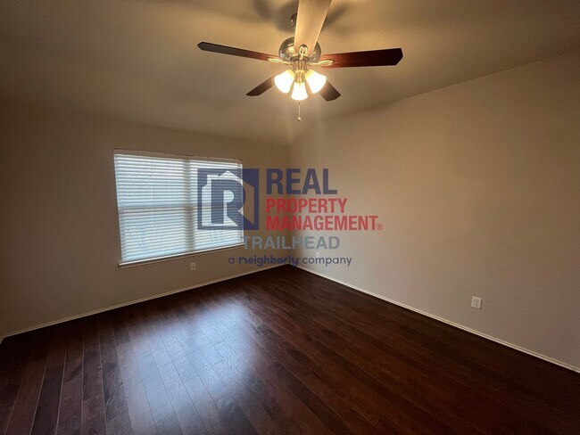 Building Photo - Spacious Single Story Home in a Great Loca...