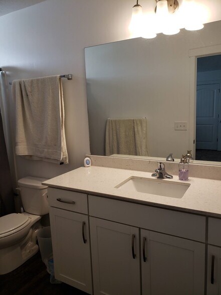 Building Photo - 463 S Fox Chase Ln