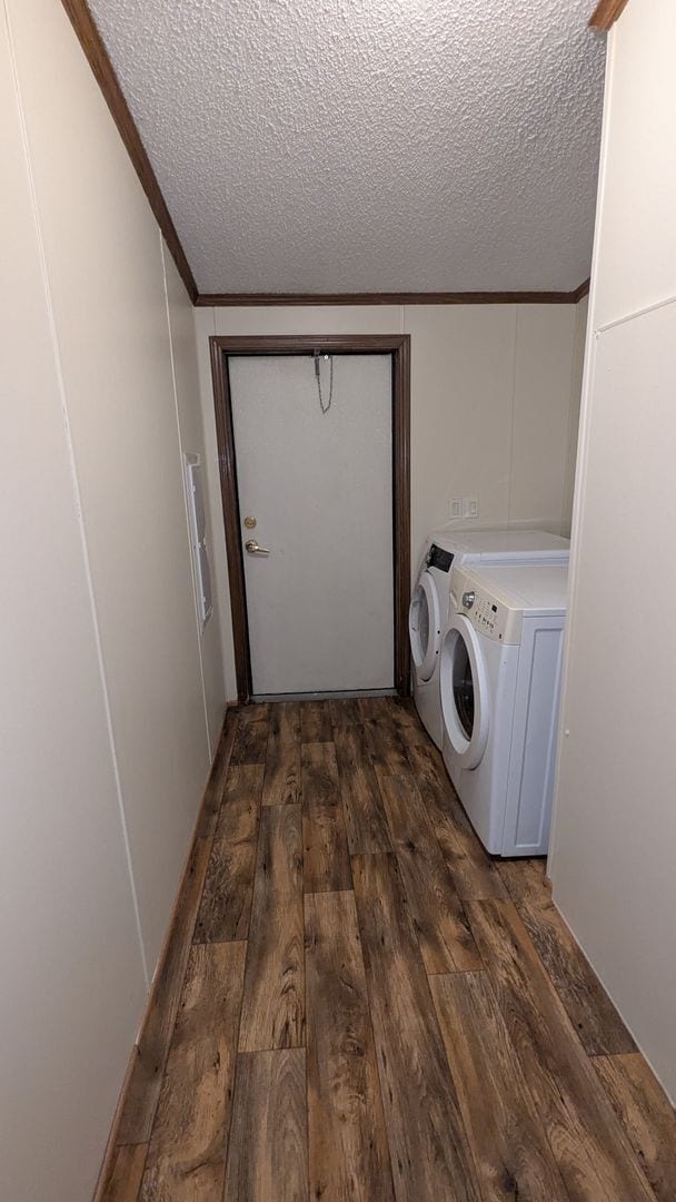 Building Photo - Newly renovated gem located at Earl Lake i...