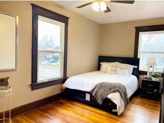 Building Photo - Stylish 2 Bedroom, 1.5 Bath Home with Vintage Charm + Modern Upgrades