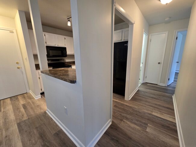 Building Photo - 1209 Cromwell Hills Dr