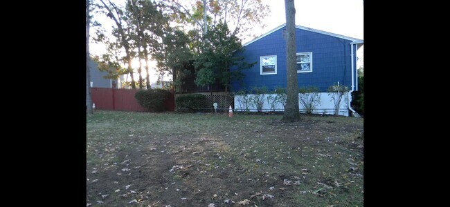 Building Photo - 1121 Glenwood Rd