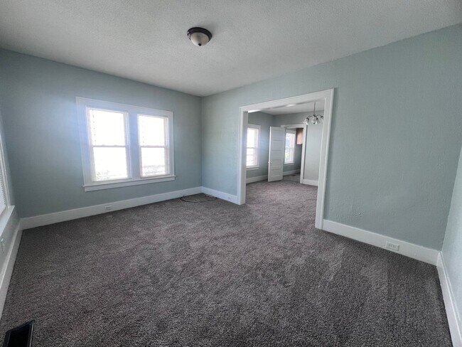 Building Photo - 1054 Ionia Ave SW